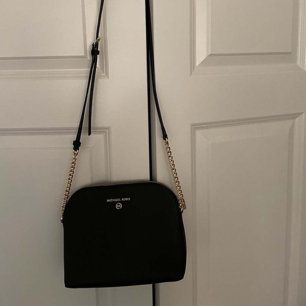 SALEMKors Dome/ Crossbody bag (NWT) Black, embossed material. Goldtone hardwear.
